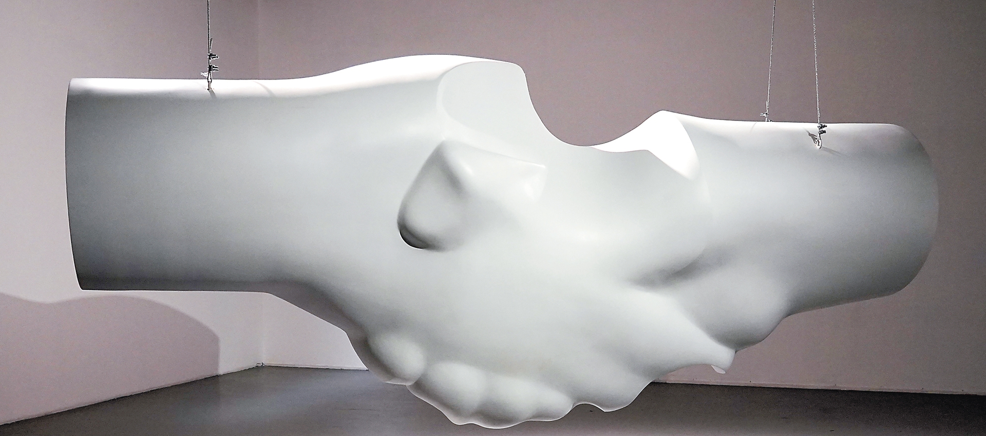 Feel calm in Chinese-Western blended sculptures